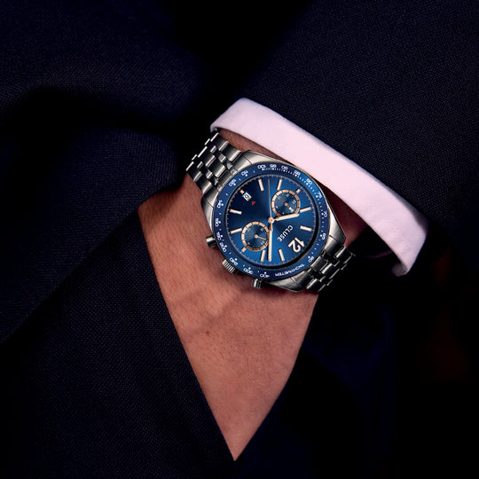 CLUSE Aravis Dual Timer Steel, Blue, Silver Colour CW25601 - Watch on model