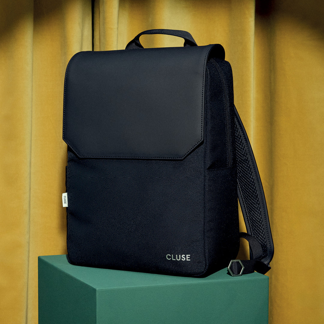 CLUSE Nuitée Backpack, Black, Silver Colour CX03616 - Backpack