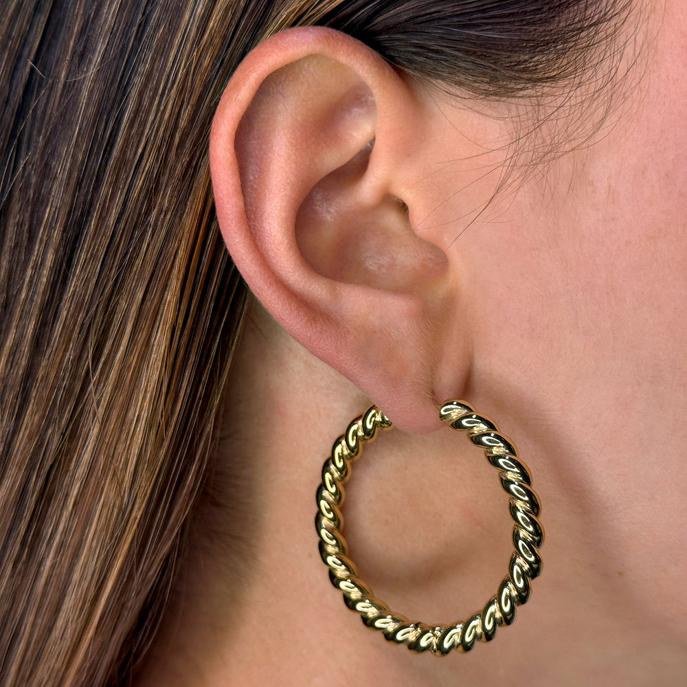 CLUSE Élevé Twisted Medium Hoop Earrings, Gold Colour CE13344 - Earrings in ear