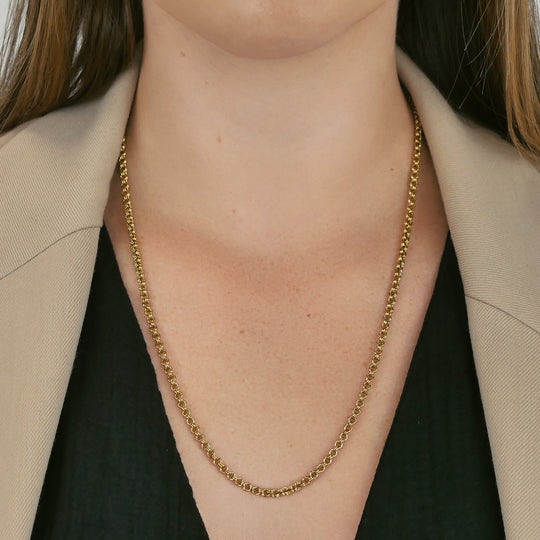 Gift Box Essentielle Double Link Necklace and Round Chain Bracelet, Gold Colour CG10112 - Necklace on model