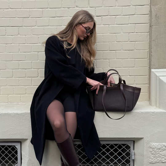 CLUSE Tote Bag Petite, Textured Full Dark Brown Colour CX15804 - Tote Bag petite on influencer