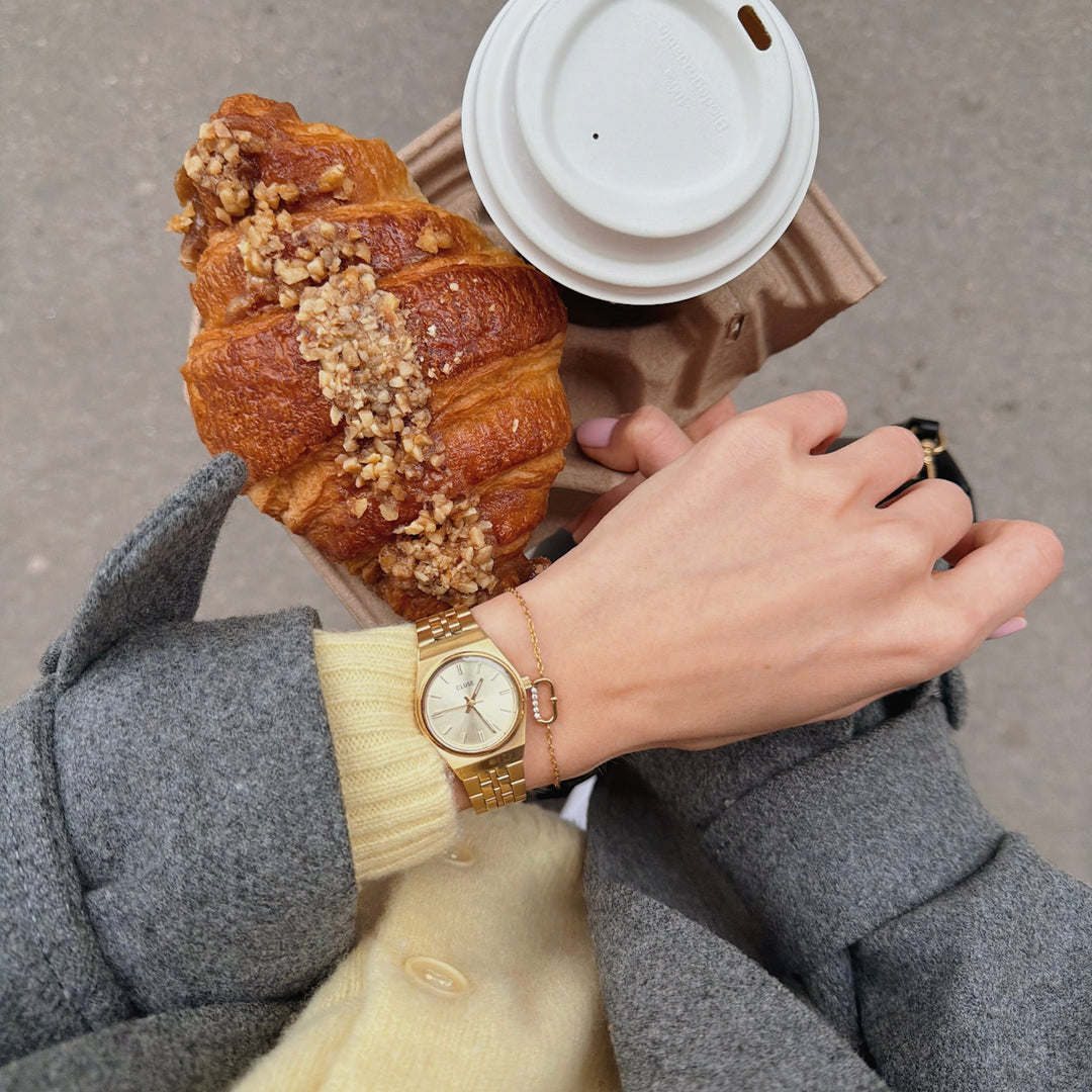 CLUSE Retro 70s Mini Watch Steel, Full Gold Colour CW16302 - Watch on influencer