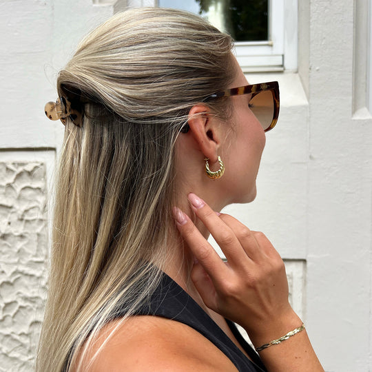 CLUSE Élevé Braided Snake Bracelet, Gold Colour CB13367 & CLUSE Élevé Waved Hoop Earrings, Gold Colour CE13335 - influencer picture