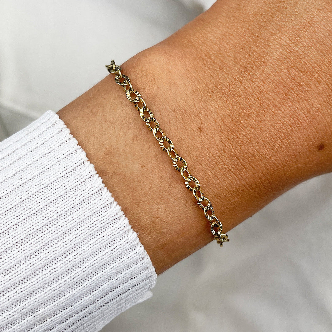 Gift Box Essentielle Shiny Bracelet and Snake Necklace, Silver and Gold Colour CG10108 - Bracelet on wrist