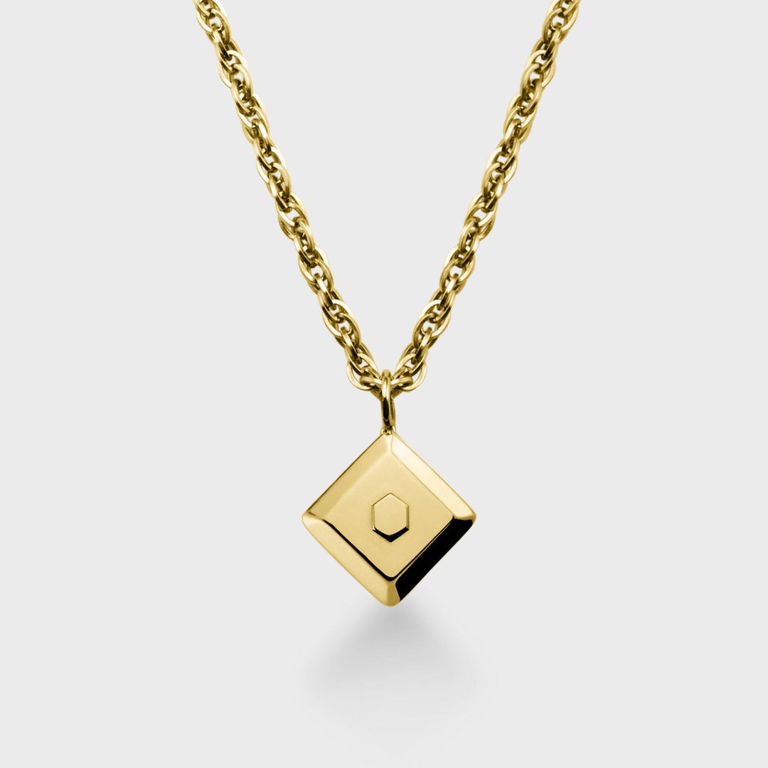 CLUSE Essentielle Chain Necklace Pendant, Gold Colour CN13202 - Detail necklace