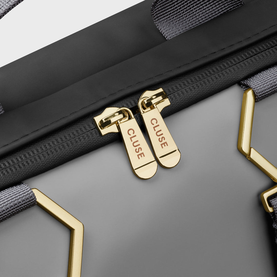 Réversible Backpack, Black Grey, Gold Colour CX03501 - Backpack zipper detail