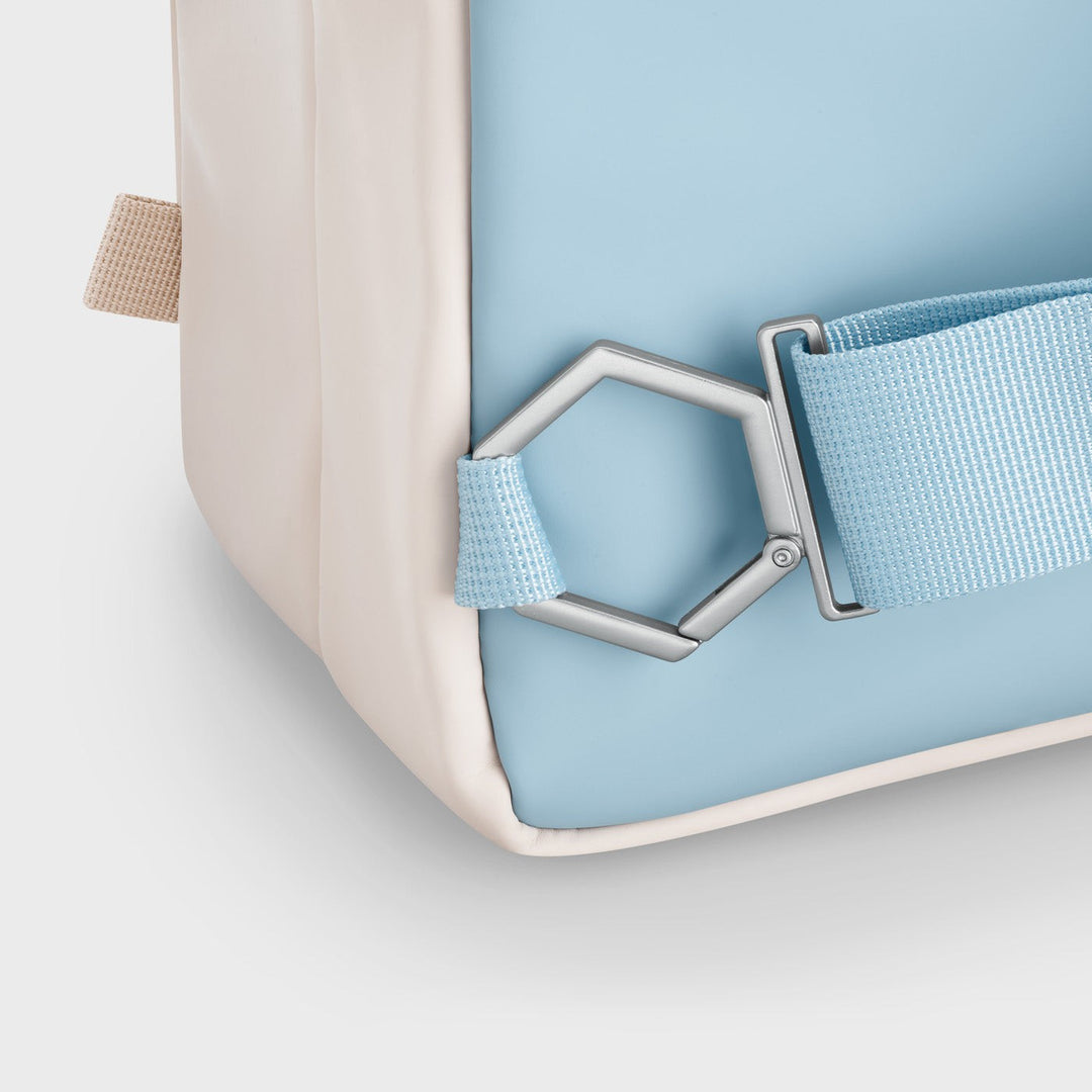 Réversible Backpack, Beige Light Blue, Silver Colour CX03504 - Backpack shoulder strap detail
