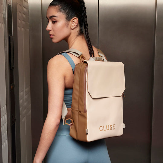 CLUSE Le Réversible Brown/Beige CX03510 - Backpack on model