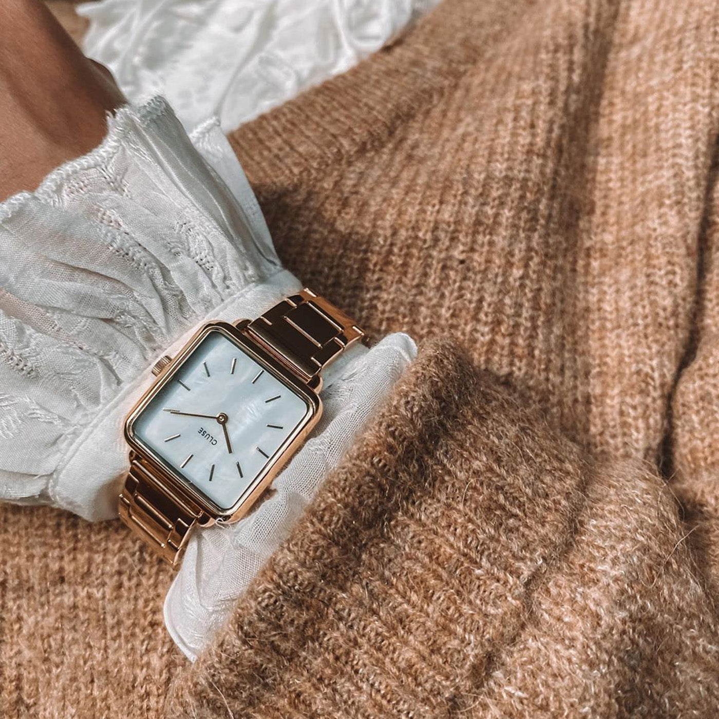 White strap rose gold on sale watch